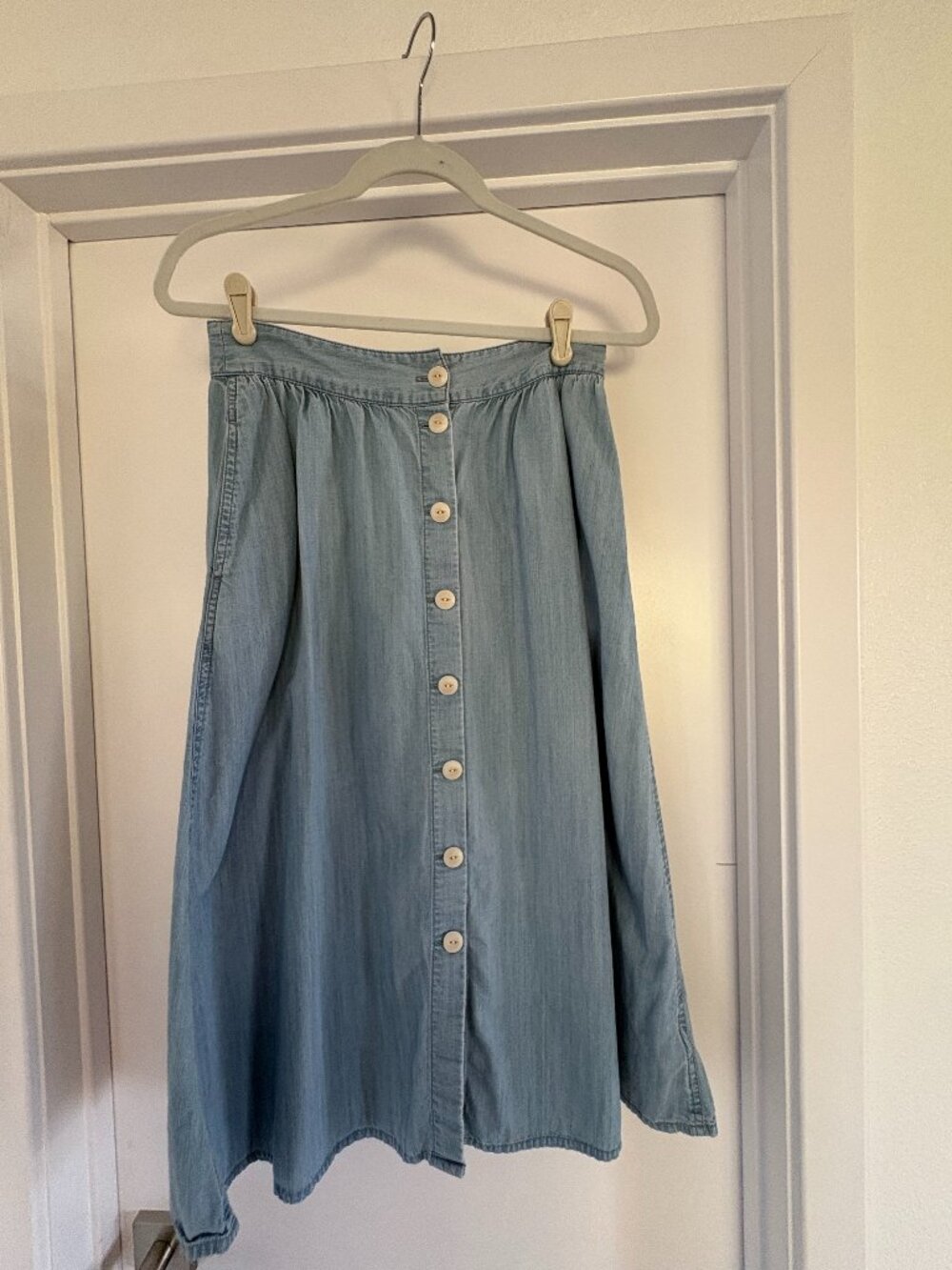 Madewell Button-Front Chambray Midi Skirt Light Wash Denim Pocket Skirt EUC